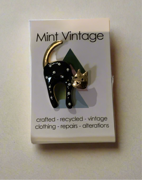 Black Cat πββ¬ enamel brooch/pendant