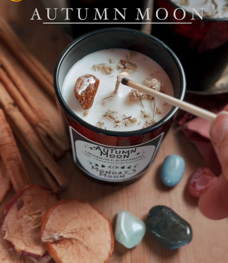 Autumn Moon 🌙 scented candle infused with crystals & botanicals