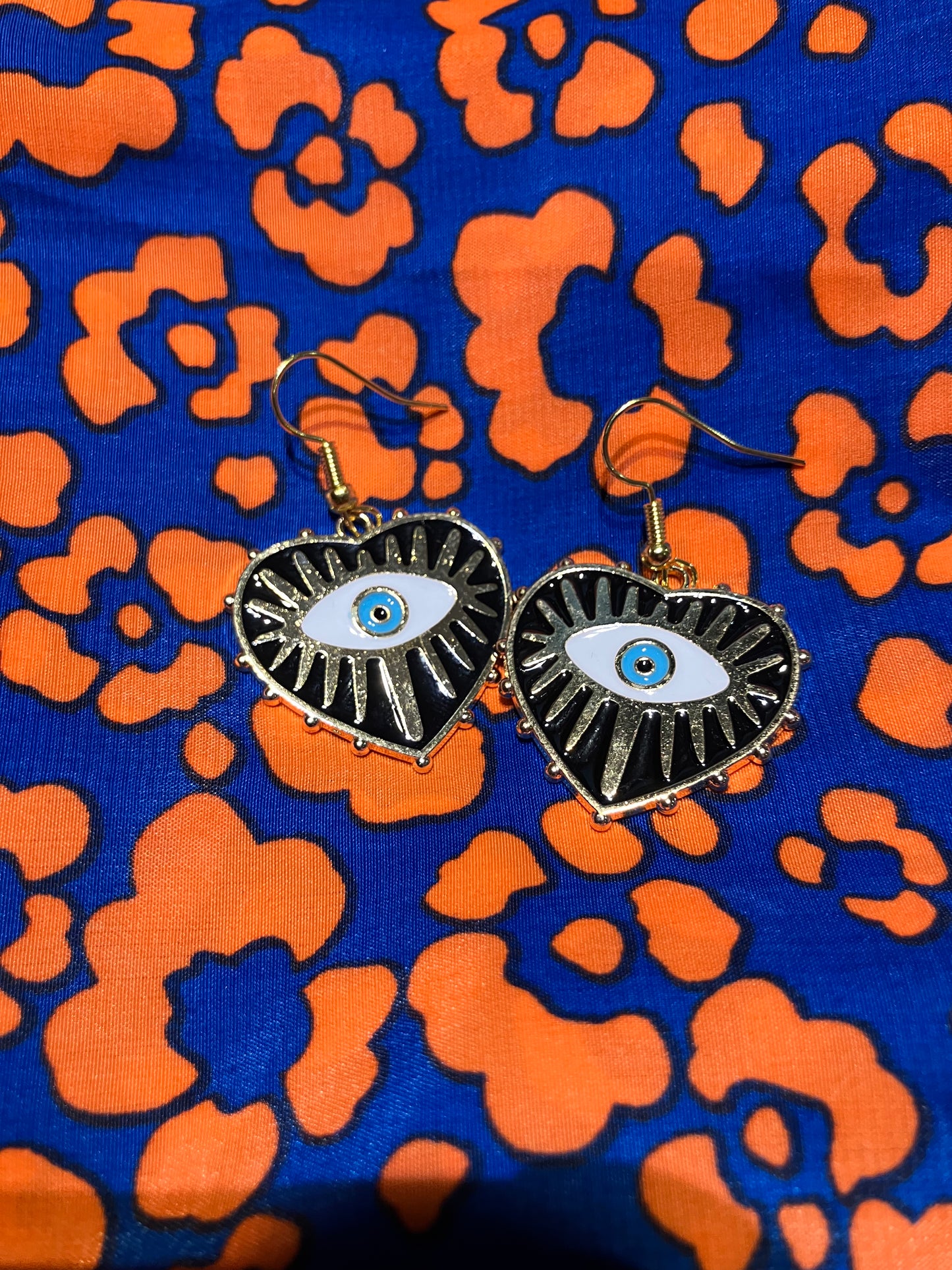 Evil eye enamel heart black and gold earrings