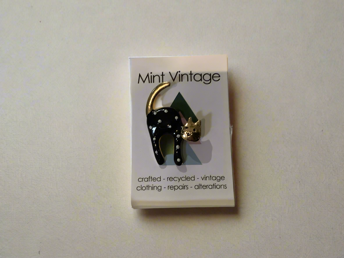 Black Cat πββ¬ enamel brooch/pendant