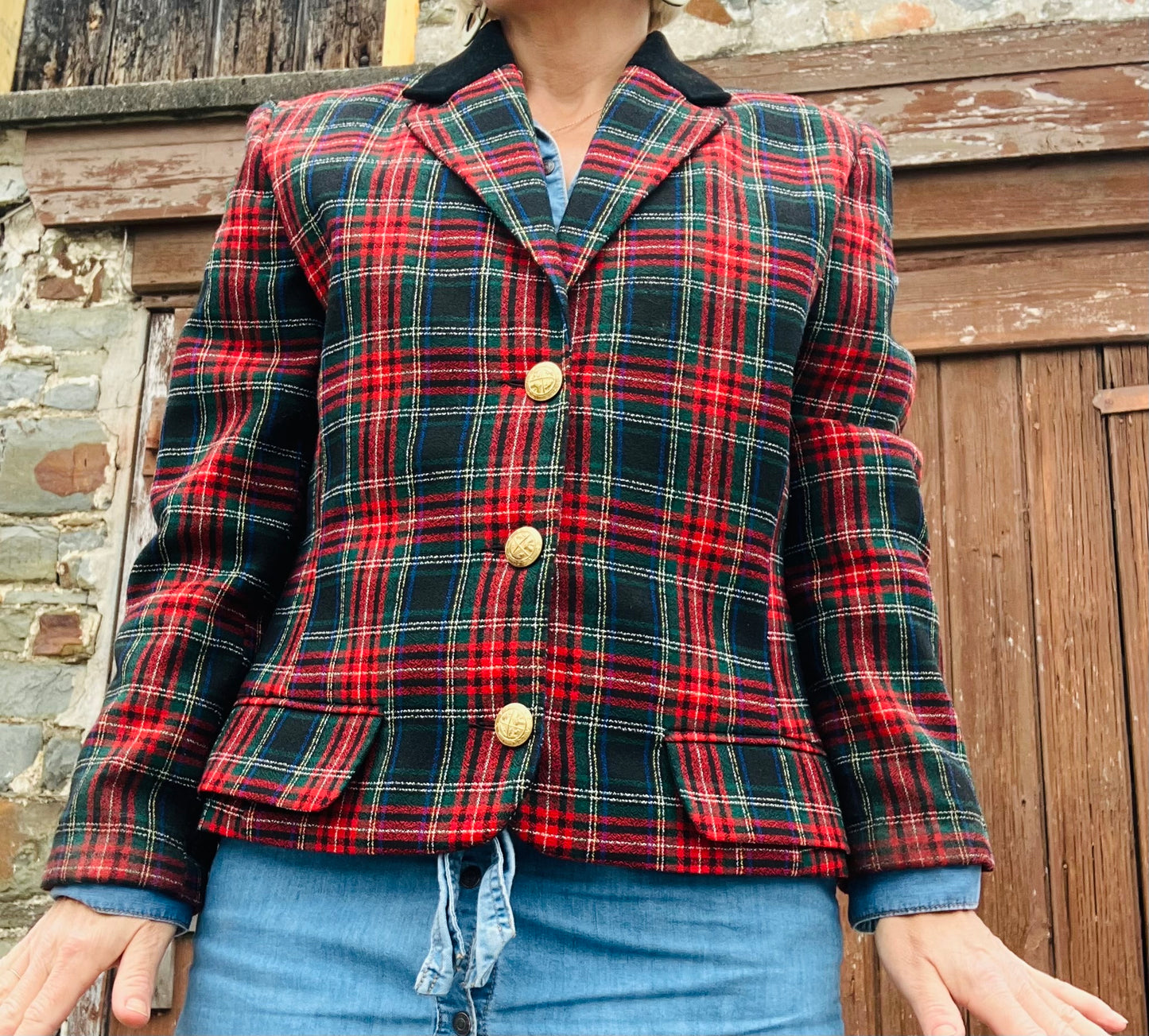 Vintage 1980s tartan jacket with velvet collar sz 10~12
