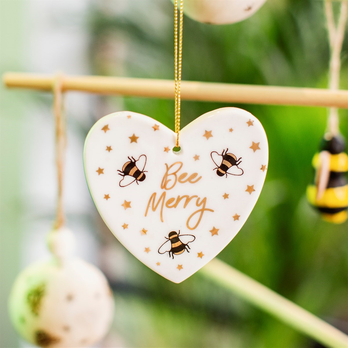 Sass and Belle ceramic Bee π Merry Christmas heart shaped hanging decoration