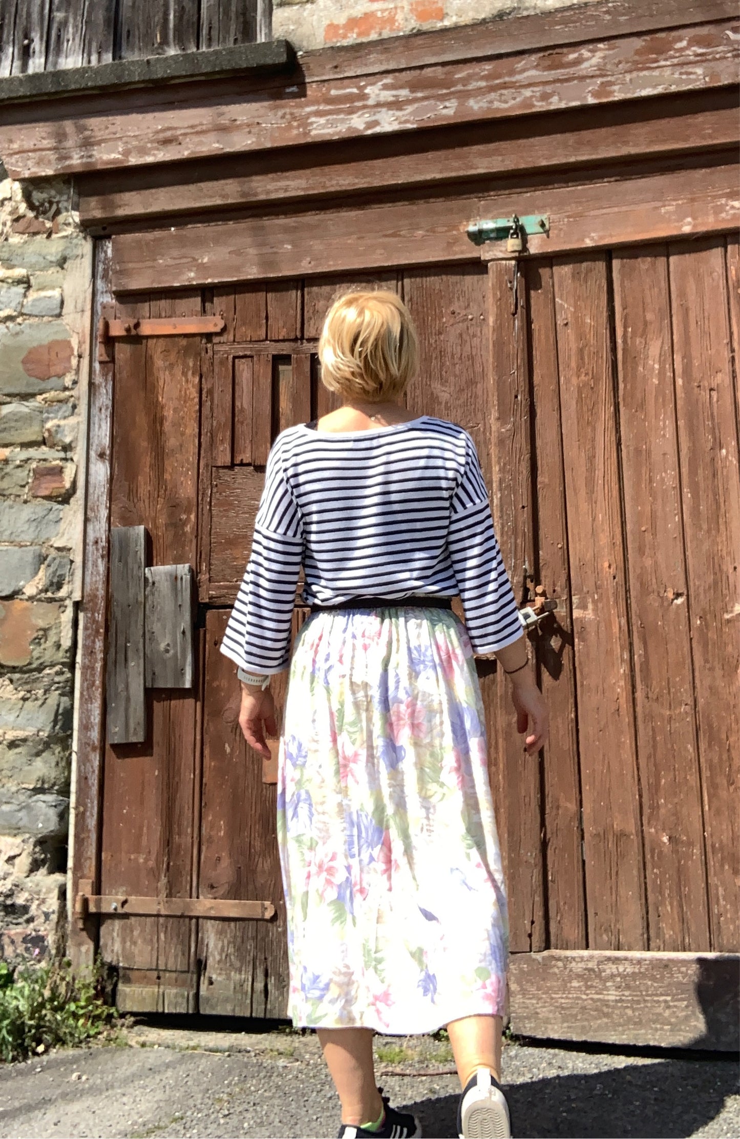 Vintage 1980’s pastel floral midi skirt