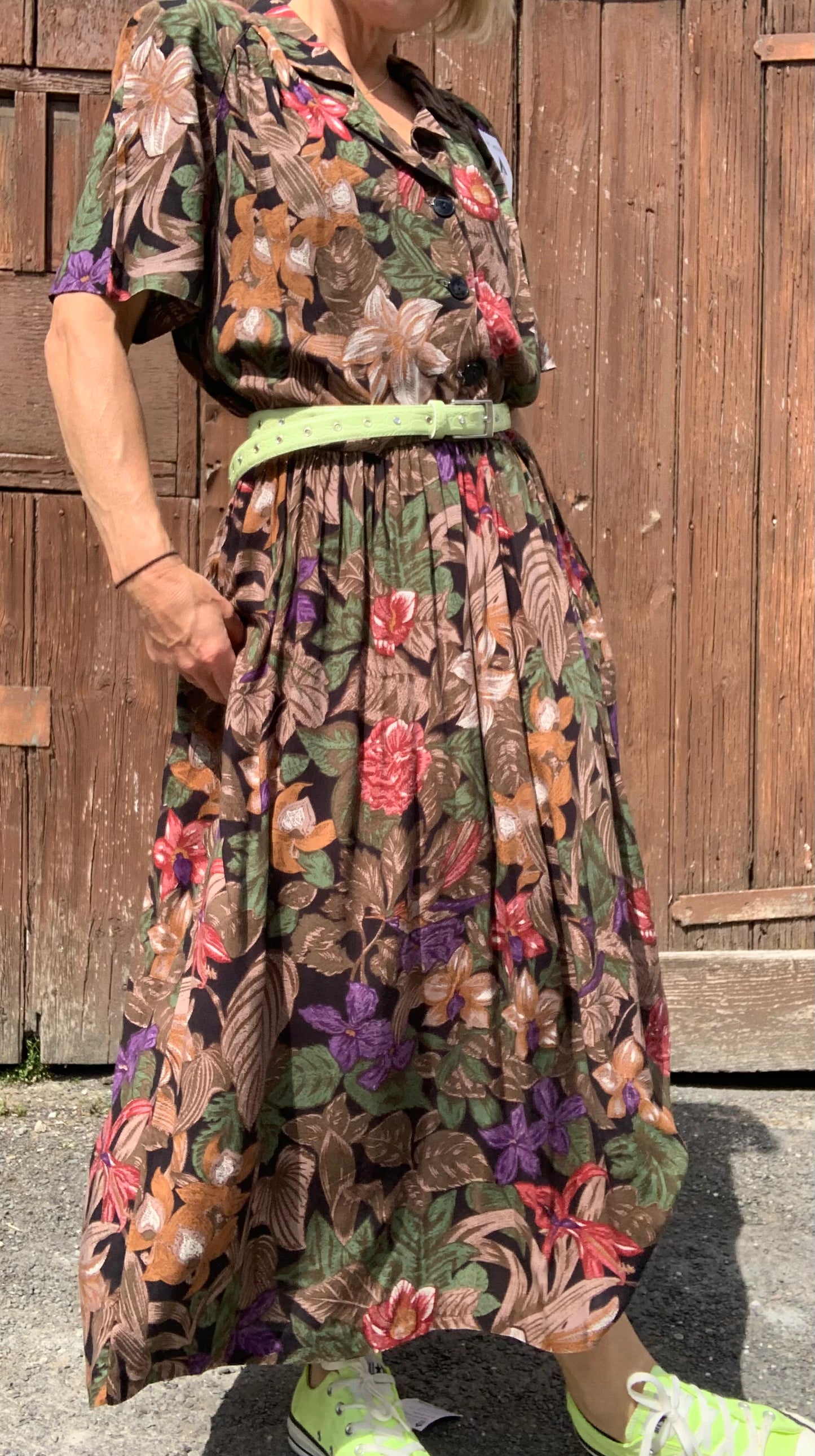 Vintage 1980’s floral mid length shirt waister dress