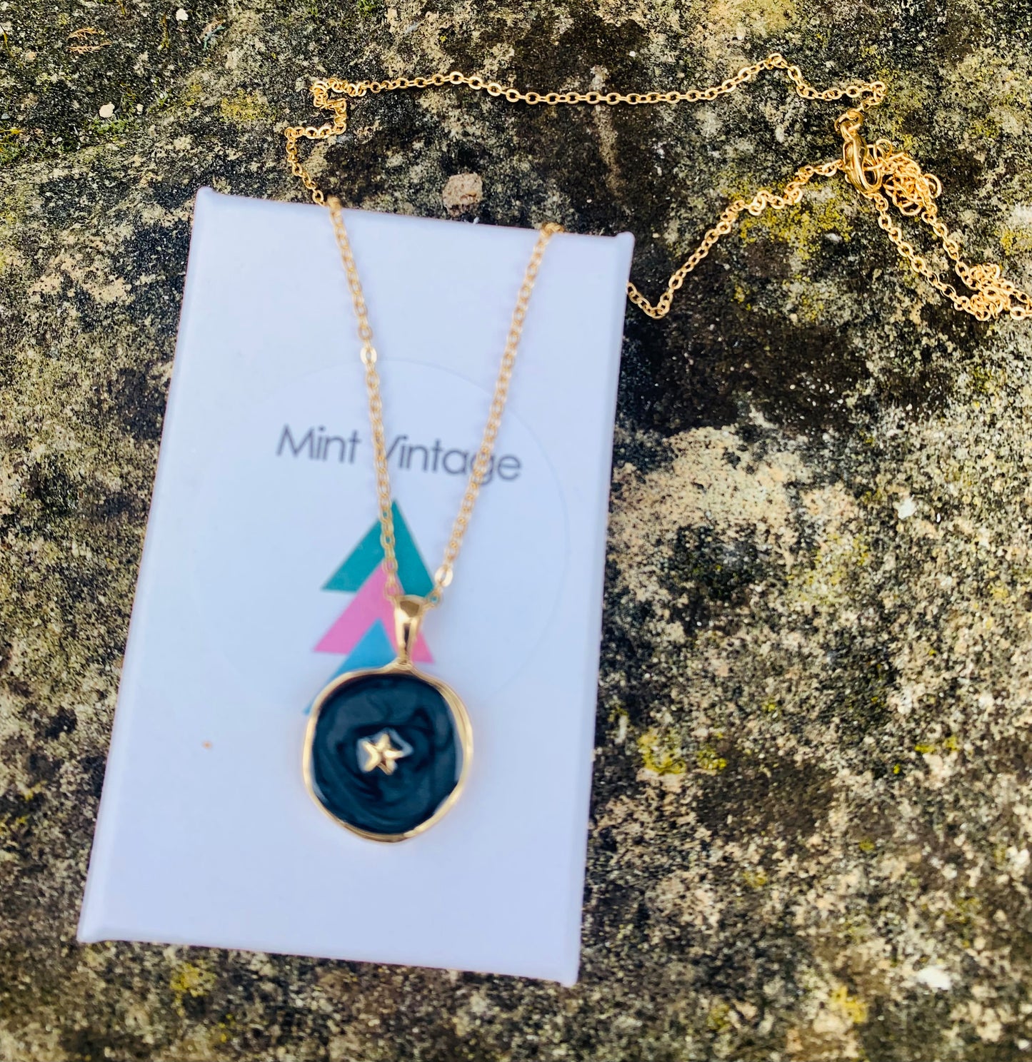 Black star enamel gold tone minimal style necklace