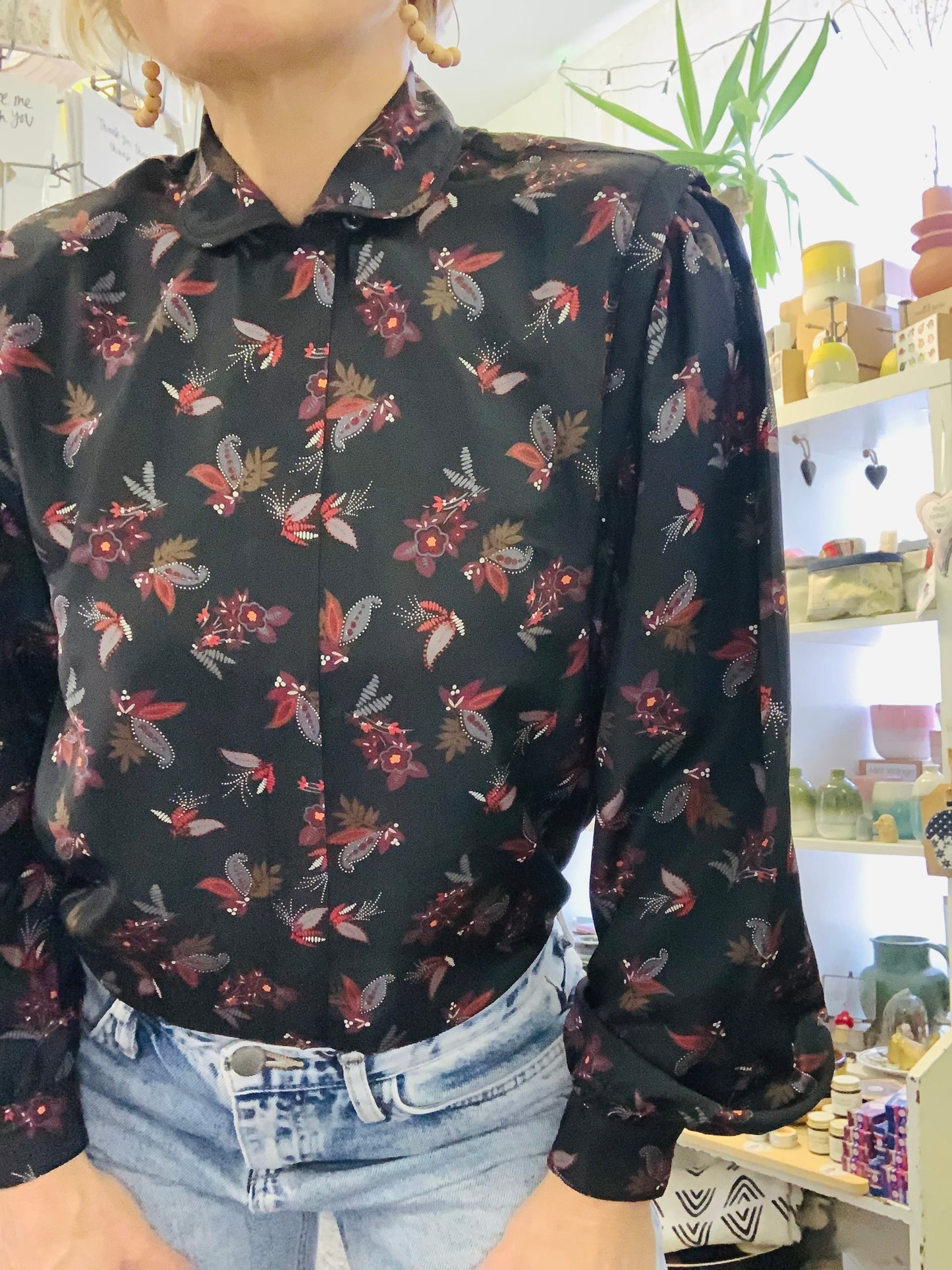 Vintage 1980’s Peter Pan collar black floral design blouse