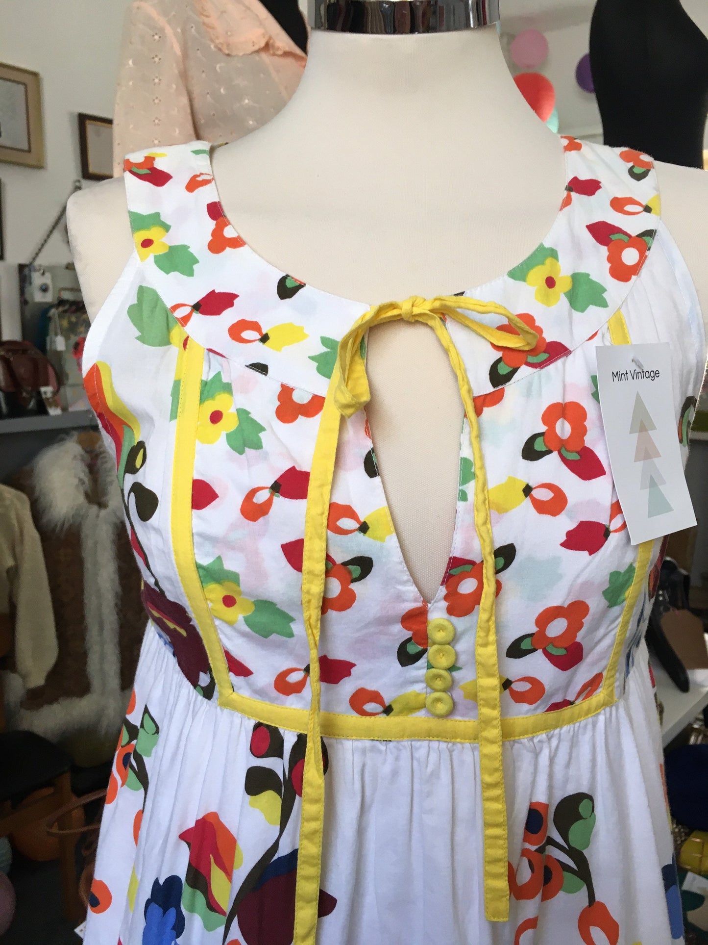 1980βs Brightly coloured floral cotton summer dress