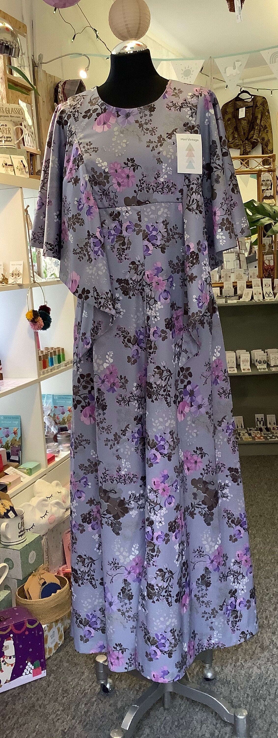 Vintage 1970βs cape sleeve floral maxi dress