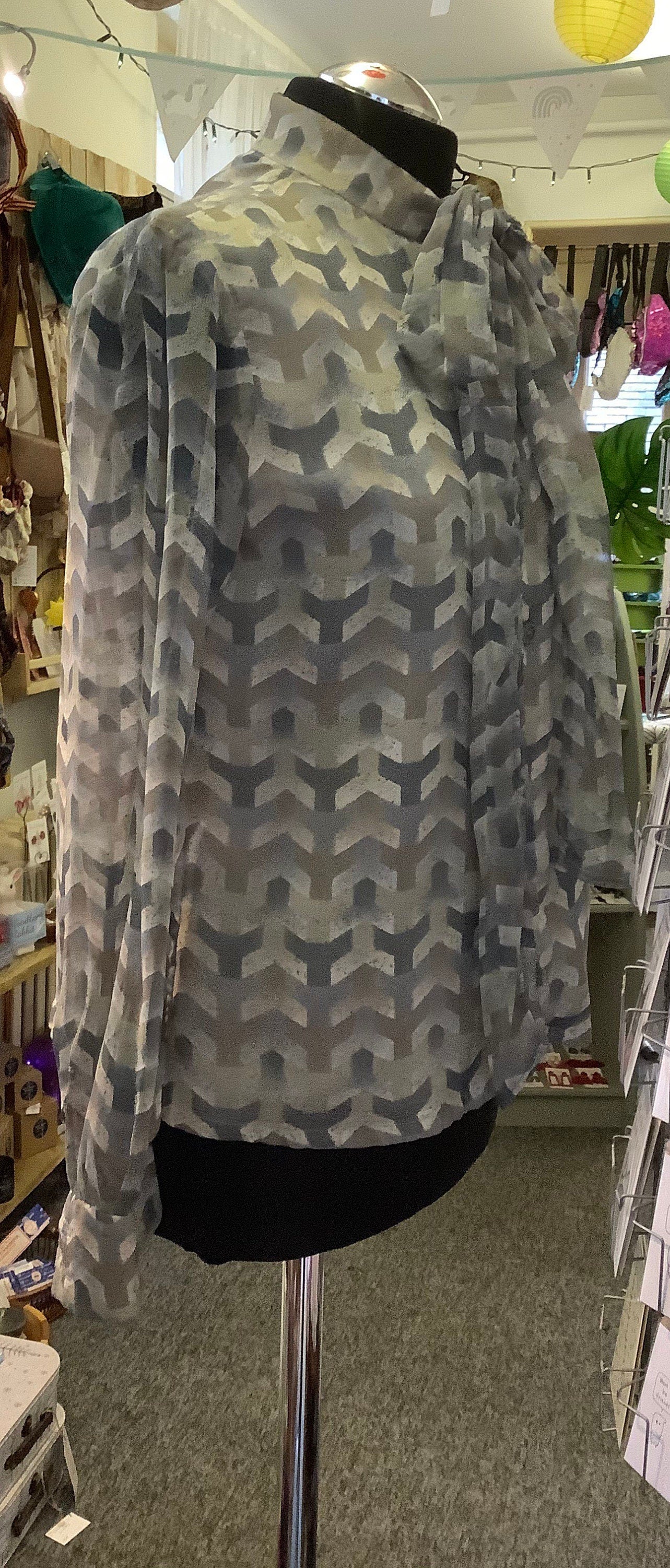 1970’s vintage pussy bow grey tone geometric print blouse