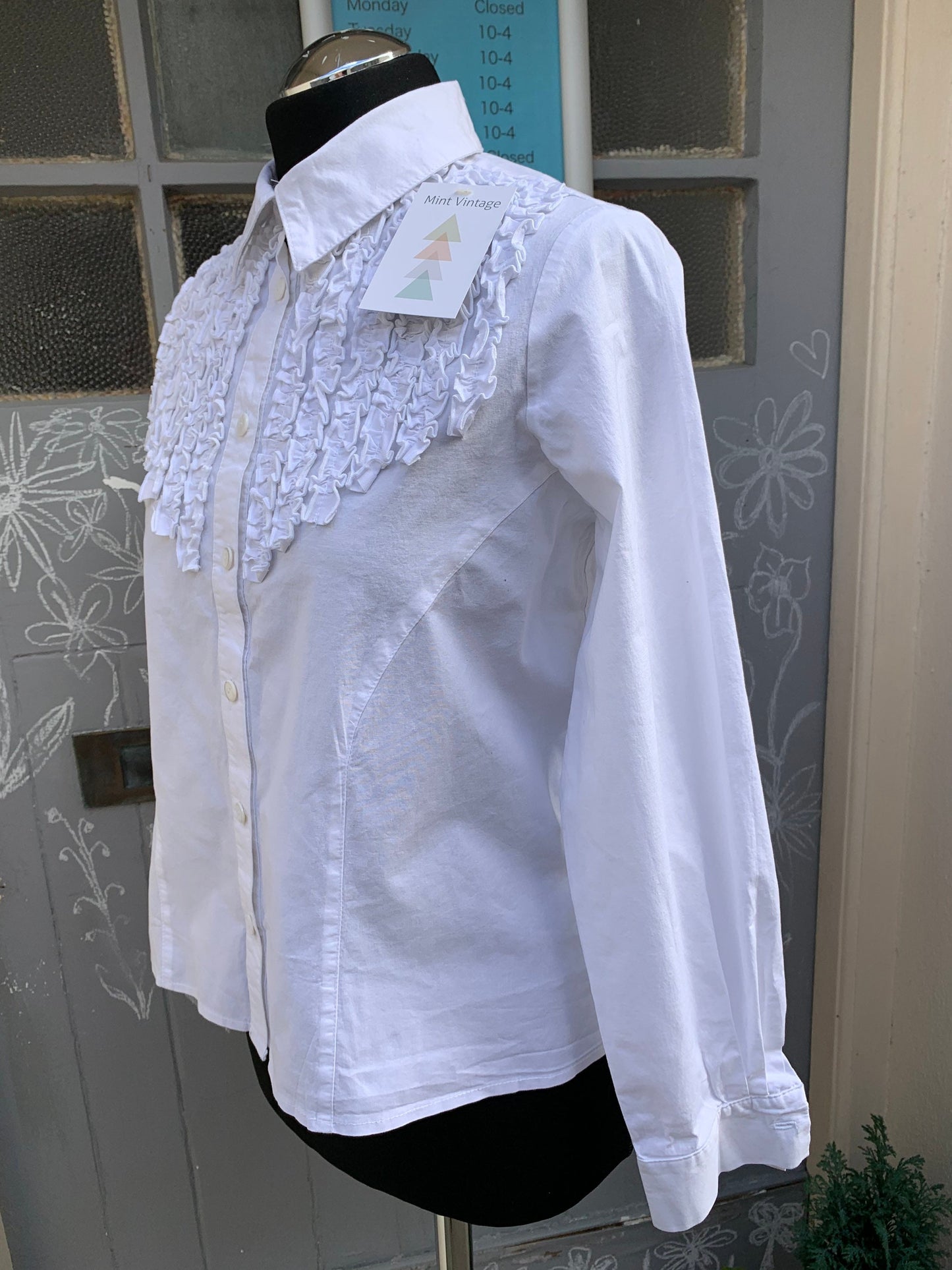 Vintage 1980’s crisp white ruffle detail fitted blouse