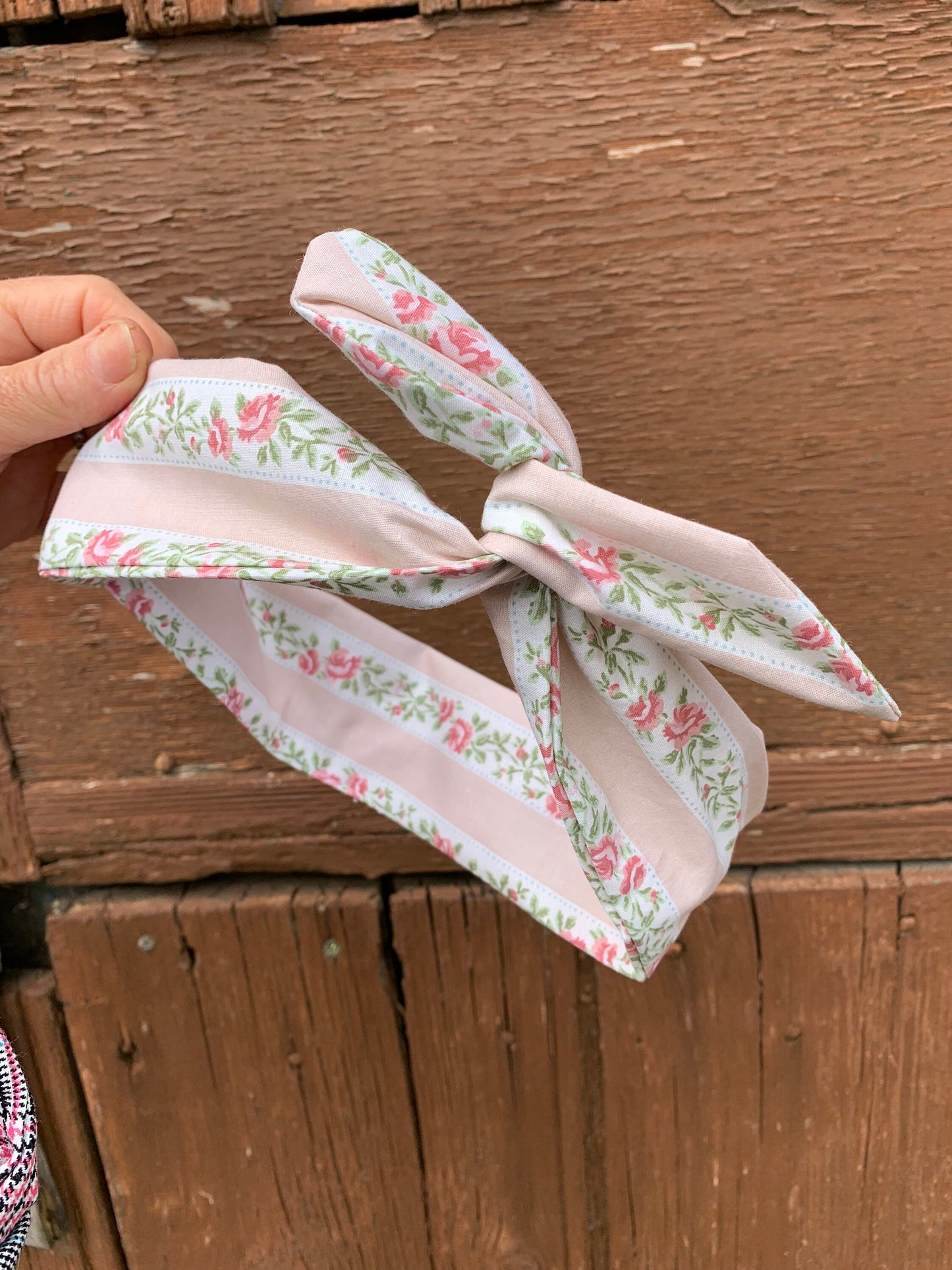 Handmade wired twist rockabilly style 50โs vintage fabric hairband