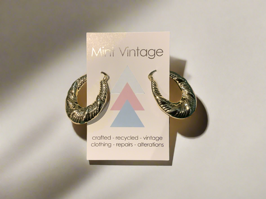 Gold tone chunky 1980’s style Hoop earrings