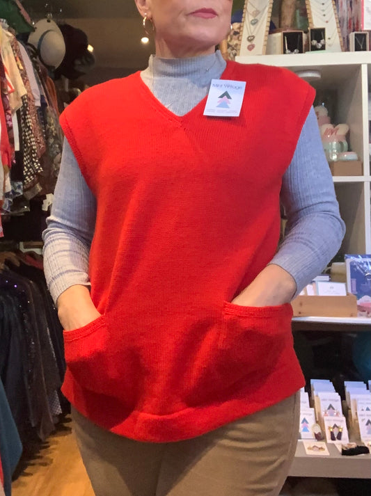 1970’s vintage knitted vest with pockets!