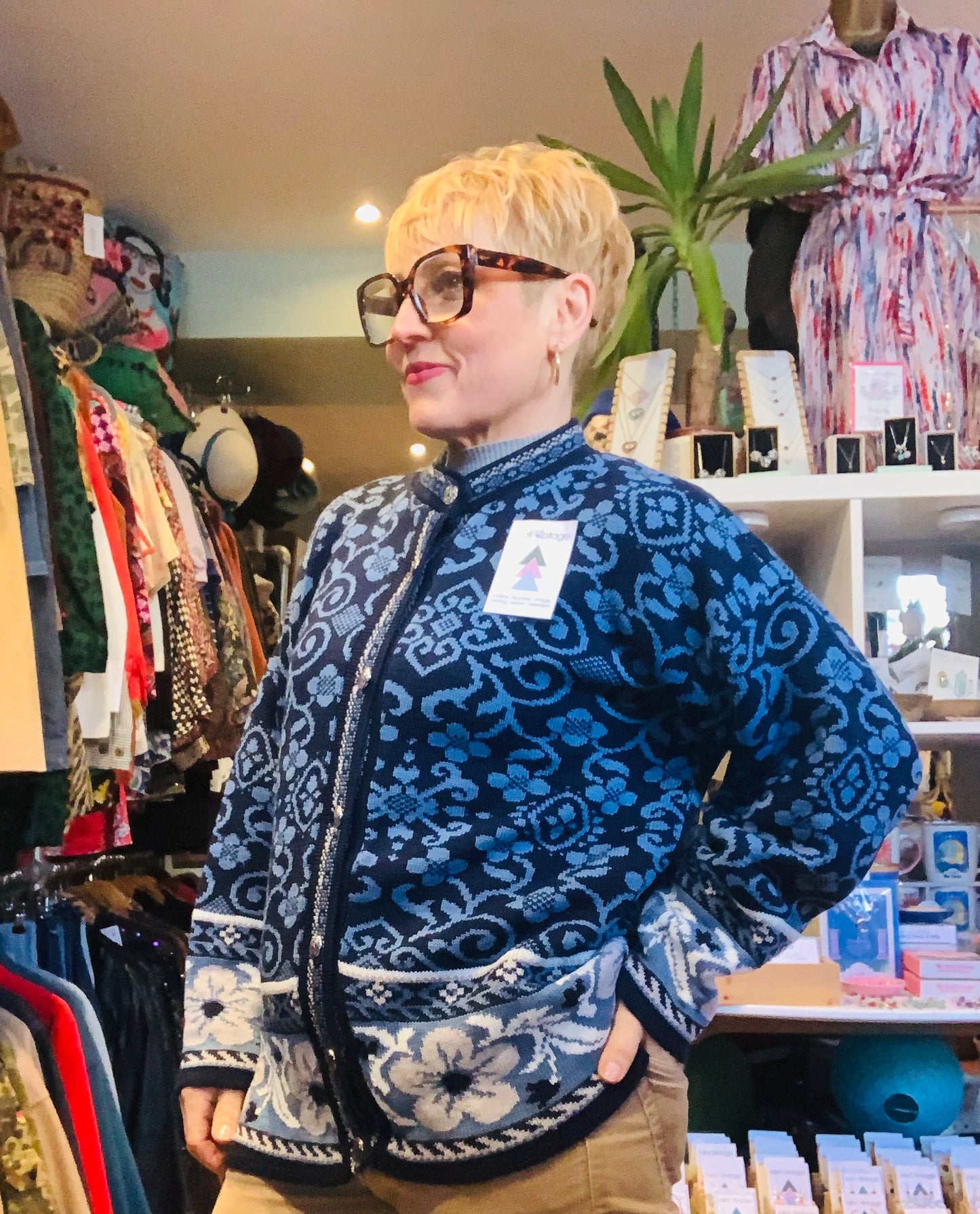 Vintage 1980’s patterned boxy cardigan with fancy buttons