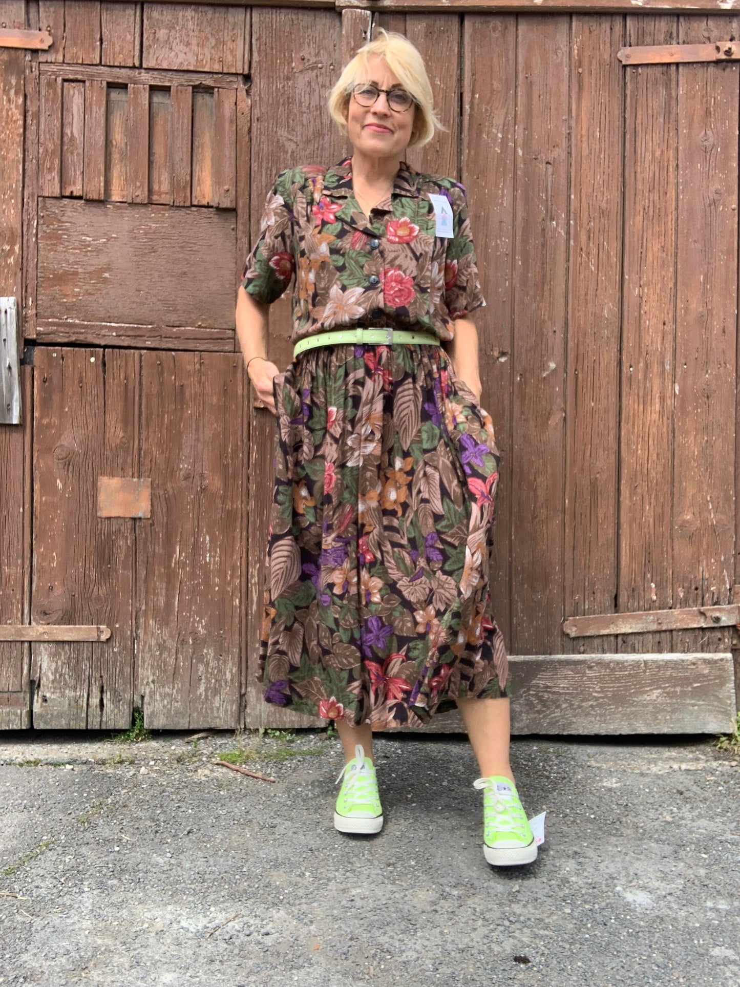 Vintage 1980’s floral mid length shirt waister dress