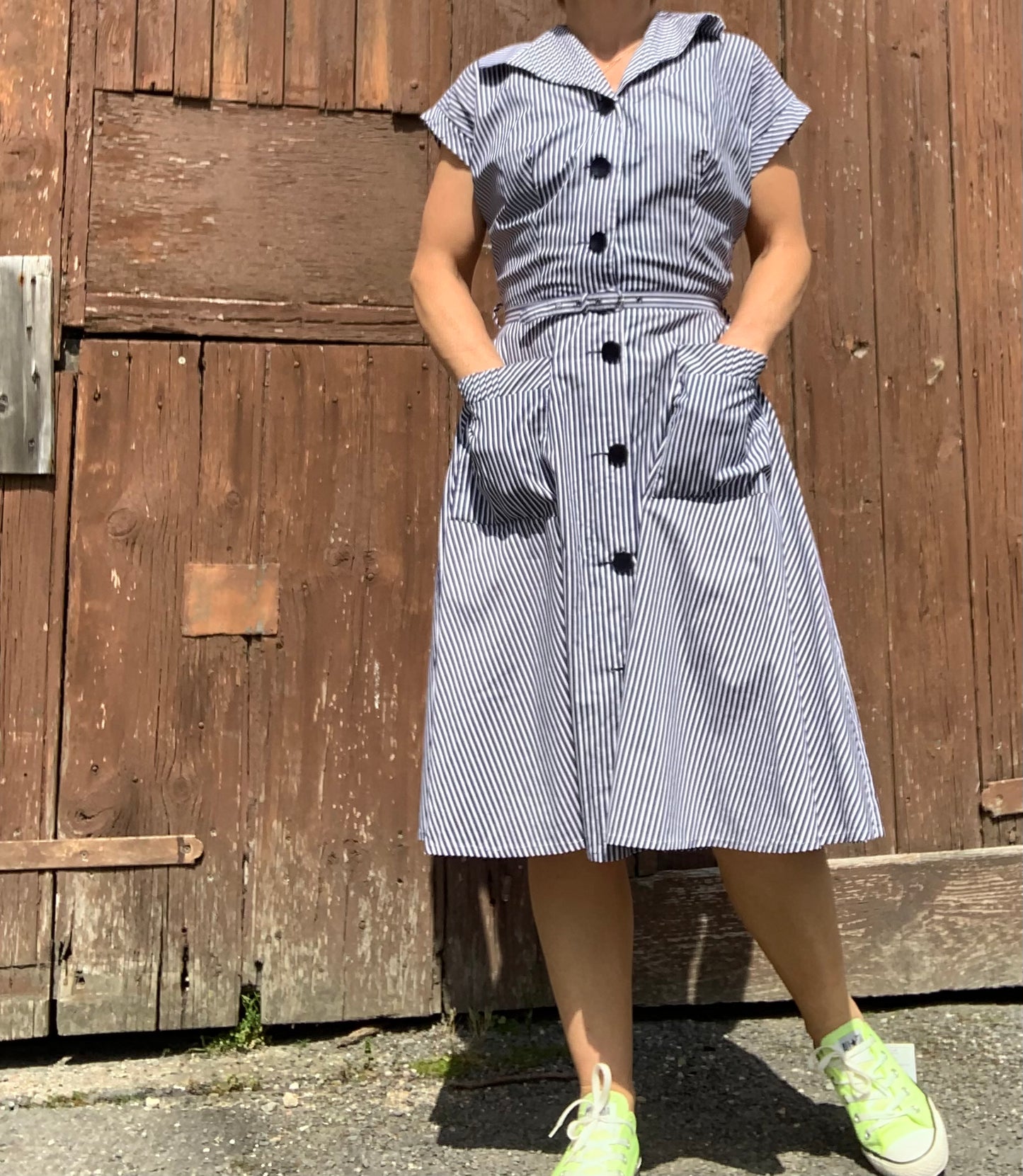 1950’s Navy pinstripe cotton tea dress~sz 8-10