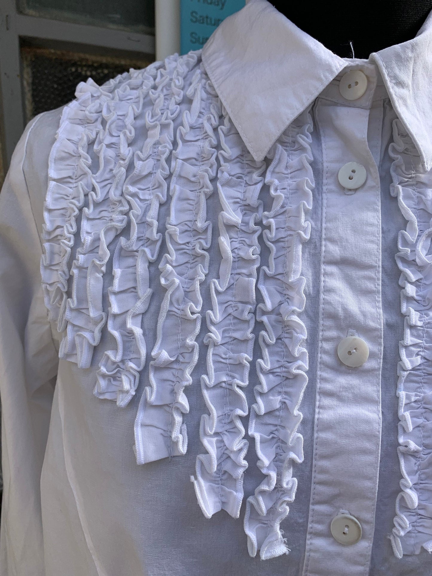 Vintage 1980’s crisp white ruffle detail fitted blouse